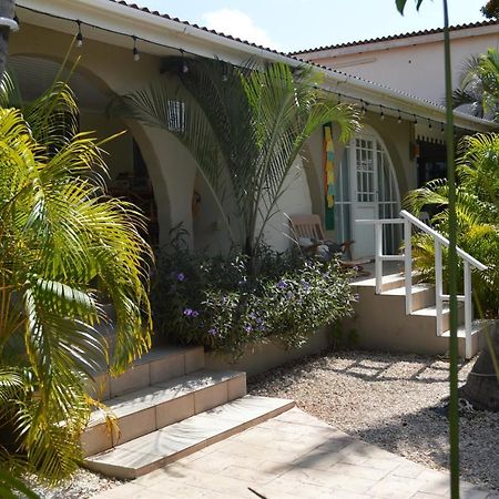 Bananas Apartments Adults Only Palm Beach Luaran gambar