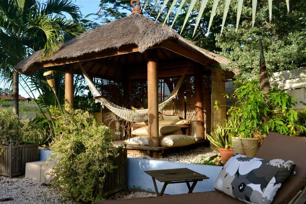 Bananas Apartments Adults Only Palm Beach Luaran gambar
