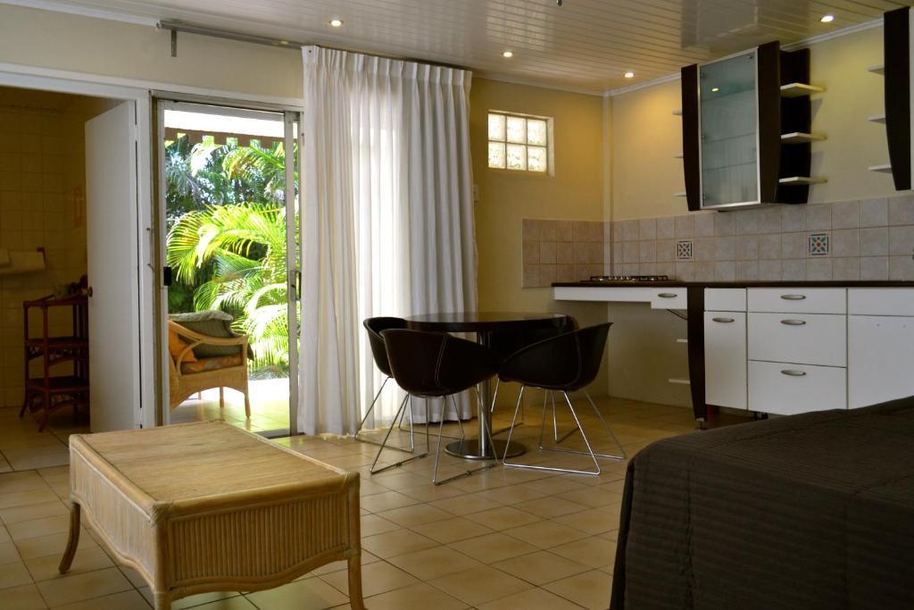 Bananas Apartments Adults Only Palm Beach Bilik gambar