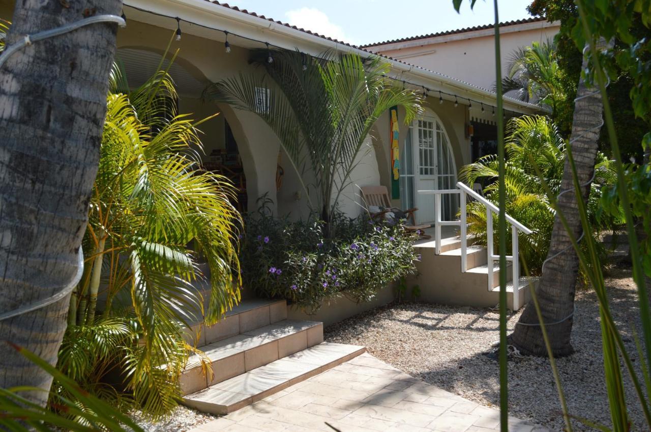 Bananas Apartments Adults Only Palm Beach Luaran gambar